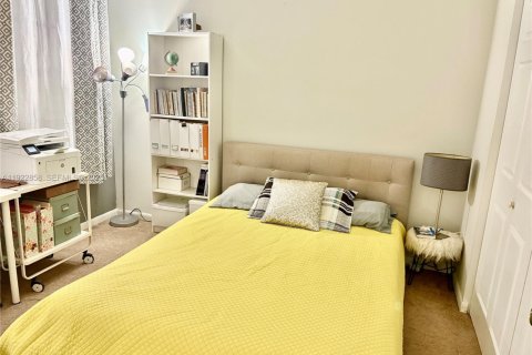 Condominio en venta en Pembroke Pines, Florida, 2 dormitorios, 79.34 m2 № 1976581 - foto 9