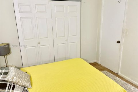 Condominio en venta en Pembroke Pines, Florida, 2 dormitorios, 79.34 m2 № 1976581 - foto 7