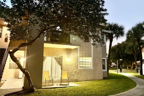 Condominio en venta en Pembroke Pines, Florida, 2 dormitorios, 79.34 m2 № 1976581 - foto 20