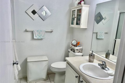 Condominio en venta en Pembroke Pines, Florida, 2 dormitorios, 79.34 m2 № 1976581 - foto 11