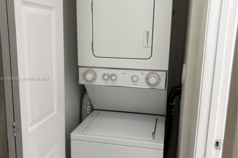 Condominio en venta en Pembroke Pines, Florida, 2 dormitorios, 79.34 m2 № 1976581 - foto 6