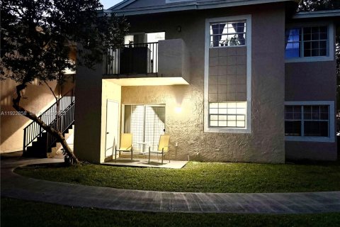 Condominio en venta en Pembroke Pines, Florida, 2 dormitorios, 79.34 m2 № 1976581 - foto 23