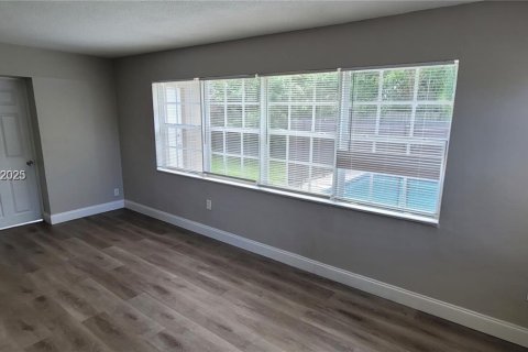 Casa en venta en Sunrise, Florida, 3 dormitorios, 150.5 m2 № 2053705 - foto 8