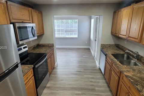 Casa en venta en Sunrise, Florida, 3 dormitorios, 150.5 m2 № 2053705 - foto 6