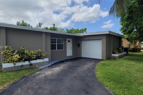 Casa en venta en Sunrise, Florida, 3 dormitorios, 150.5 m2 № 2053705 - foto 1