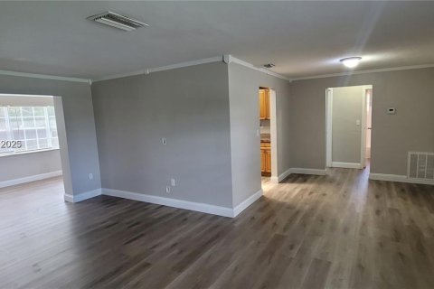 Casa en venta en Sunrise, Florida, 3 dormitorios, 150.5 m2 № 2053705 - foto 4