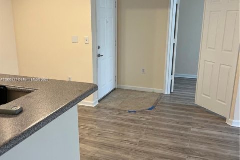 Снять в аренду кондоминиум в Холливуд, Флорида 2 спальни, 93.09м2, № 1956401 - фото 11