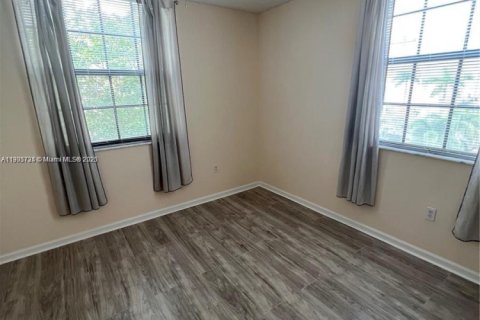 Снять в аренду кондоминиум в Холливуд, Флорида 2 спальни, 93.09м2, № 1956401 - фото 8