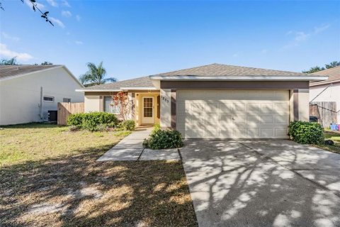 House in Brandon, Florida 4 bedrooms, 136.01 sq.m. № 1828461 - photo 2