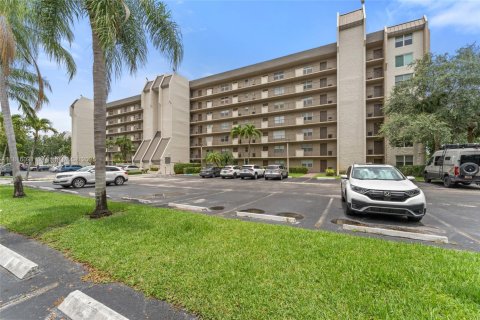 Copropriété à vendre à Davie, Floride: 2 chambres, 99.41 m2 № 1779481 - photo 2