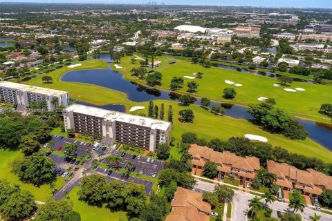 Copropriété à vendre à Davie, Floride: 2 chambres, 99.41 m2 № 1779481 - photo 1