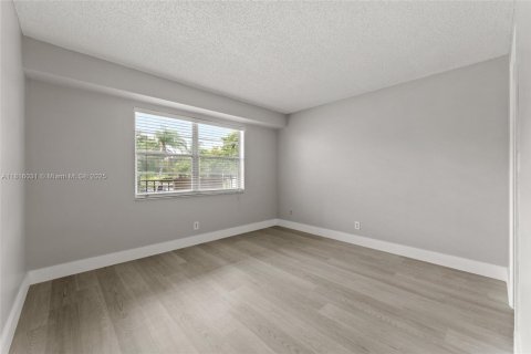 Copropriété à vendre à Davie, Floride: 2 chambres, 99.41 m2 № 1779481 - photo 15