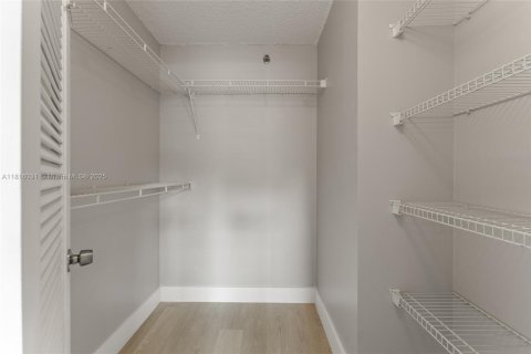 Copropriété à vendre à Davie, Floride: 2 chambres, 99.41 m2 № 1779481 - photo 17