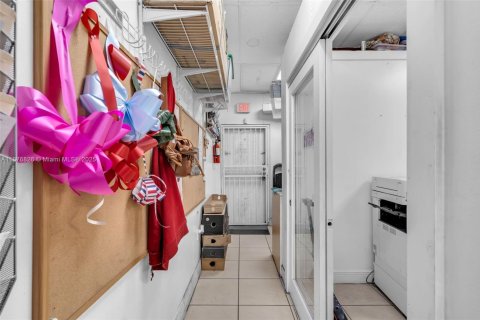 Купить коммерческую недвижимость в Майами, Флорида № 2035785 - фото 12