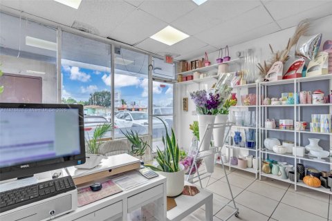 Купить коммерческую недвижимость в Майами, Флорида № 2035785 - фото 7