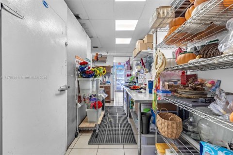 Купить коммерческую недвижимость в Майами, Флорида № 2035785 - фото 10
