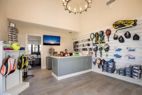 Condo in Bradenton, Florida, 2 bedrooms in LAKEWOOD NATIONAL  № 1530078 - photo 19
