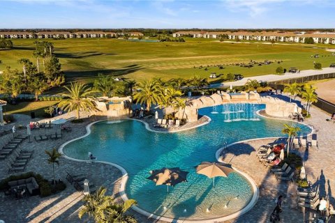Condo in Bradenton, Florida, 2 bedrooms in LAKEWOOD NATIONAL  № 1530078 - photo 14