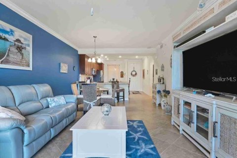 Condo in Bradenton, Florida, 2 bedrooms in LAKEWOOD NATIONAL  № 1530078 - photo 4