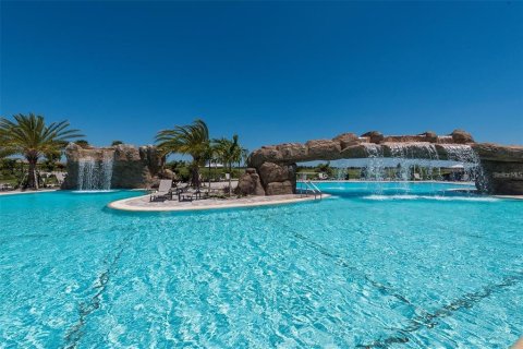 Condo in Bradenton, Florida, 2 bedrooms in LAKEWOOD NATIONAL  № 1530078 - photo 8