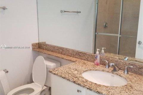 Condominio en alquiler en Fort Lauderdale, Florida, 2 dormitorios, 92.9 m2 № 2058606 - foto 2