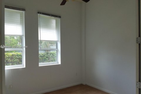 Condominio en alquiler en Fort Lauderdale, Florida, 2 dormitorios, 92.9 m2 № 2058606 - foto 3