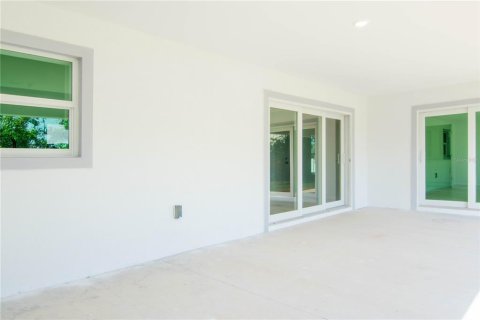 House in Port Charlotte, Florida 4 bedrooms, 240.34 sq.m. № 1883733 - photo 19