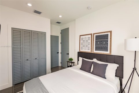 Commercial property in Miami, Florida 412.11 sq.m. № 1973606 - photo 22