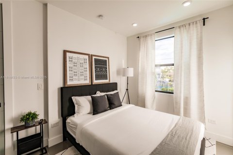 Commercial property in Miami, Florida 412.11 sq.m. № 1973606 - photo 21