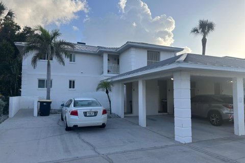 Condominio en alquiler en Punta Gorda, Florida, 2 dormitorios, 102.47 m2 № 1831667 - foto 1