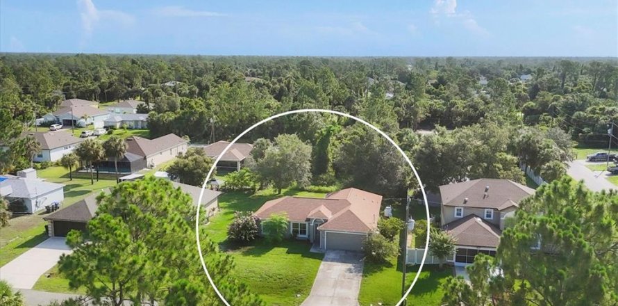 House in North Port, Florida 3 bedrooms, 144.46 sq.m. № 1830075