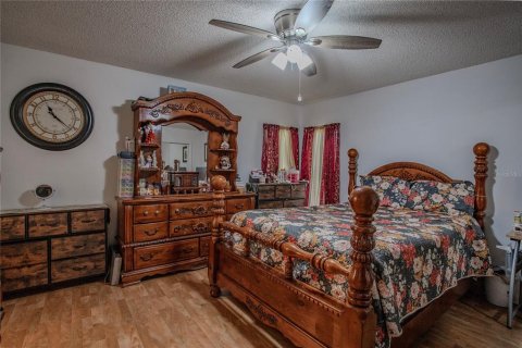 House in Deltona, Florida 3 bedrooms, 131.18 sq.m. № 1883470 - photo 4