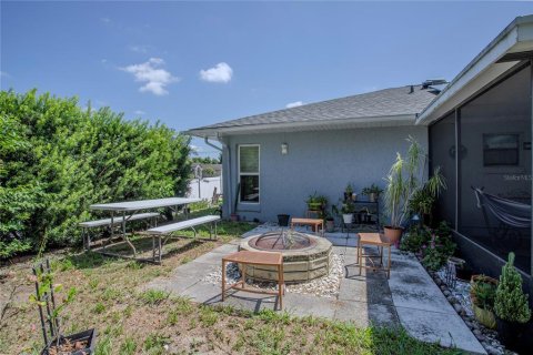 House in Deltona, Florida 3 bedrooms, 131.18 sq.m. № 1883470 - photo 15