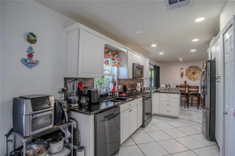 House in Deltona, Florida 3 bedrooms, 131.18 sq.m. № 1883470 - photo 5