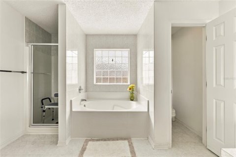 Villa ou maison à vendre à Palm Bay, Floride: 3 chambres, 172.61 m2 № 2406478 - photo 11