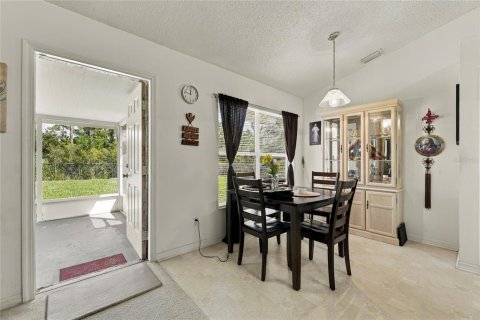 Villa ou maison à vendre à Palm Bay, Floride: 3 chambres, 172.61 m2 № 2406478 - photo 9