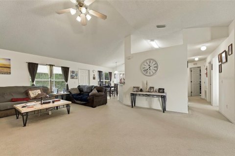 Villa ou maison à vendre à Palm Bay, Floride: 3 chambres, 172.61 m2 № 2406478 - photo 4
