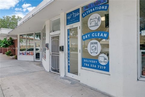 Propiedad comercial en venta en Miami, Florida № 1702837 - foto 15