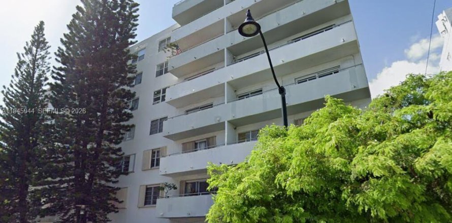 Студия в кондо в Майами-Бич, Флорида № 2001968