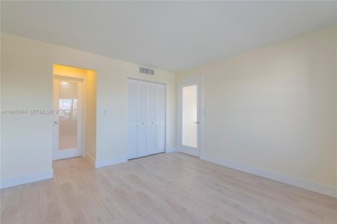 Купить кондоминиум в Майами-Бич, Флорида 1 комната, 73.02м2, № 2001968 - фото 11