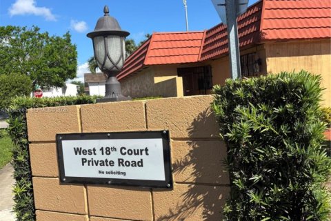 Villa ou maison à louer à Hialeah, Floride: 3 chambres, 128.21 m2 № 2055594 - photo 3