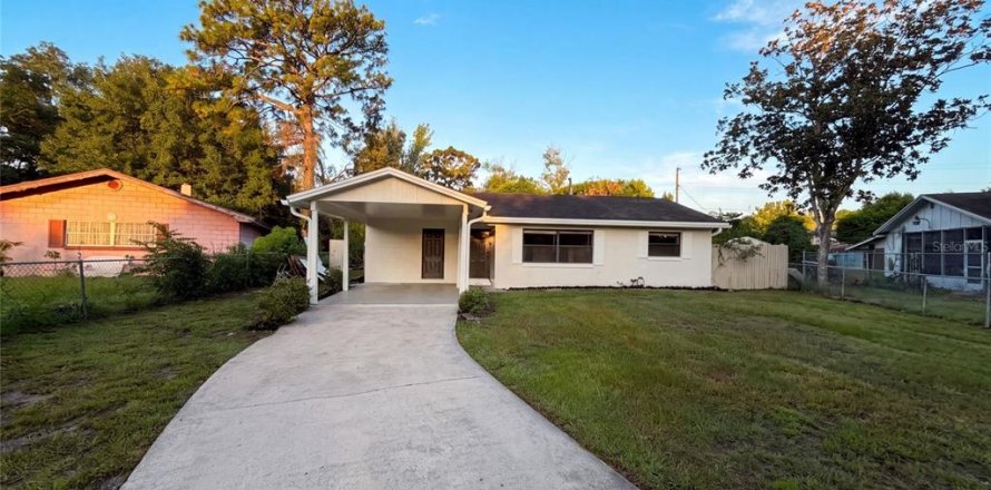 Casa en Apopka, Florida 3 dormitorios, 128.21 m2 № 2227376