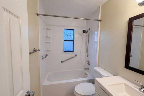 Casa en venta en Apopka, Florida, 3 dormitorios, 128.21 m2 № 2227376 - foto 16