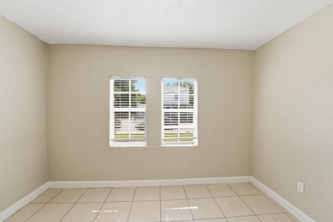 Villa ou maison à vendre à Miami, Floride: 4 chambres, 132.66 m2 № 2085905 - photo 17