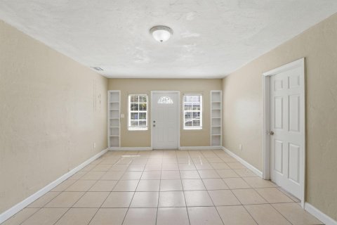 Villa ou maison à vendre à Miami, Floride: 4 chambres, 132.66 m2 № 2085905 - photo 7