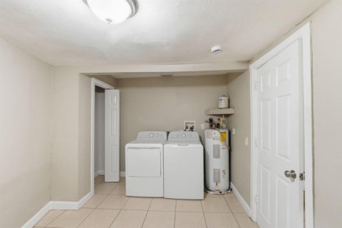 Villa ou maison à vendre à Miami, Floride: 4 chambres, 132.66 m2 № 2085905 - photo 27