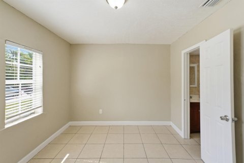 Villa ou maison à vendre à Miami, Floride: 4 chambres, 132.66 m2 № 2085905 - photo 14