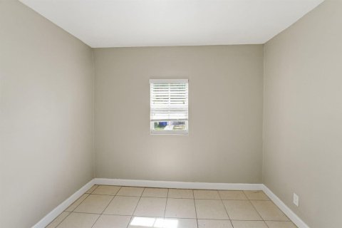 Villa ou maison à vendre à Miami, Floride: 4 chambres, 132.66 m2 № 2085905 - photo 18
