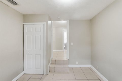 Villa ou maison à vendre à Miami, Floride: 4 chambres, 132.66 m2 № 2085905 - photo 19