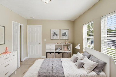 Villa ou maison à vendre à Miami, Floride: 4 chambres, 132.66 m2 № 2085905 - photo 5